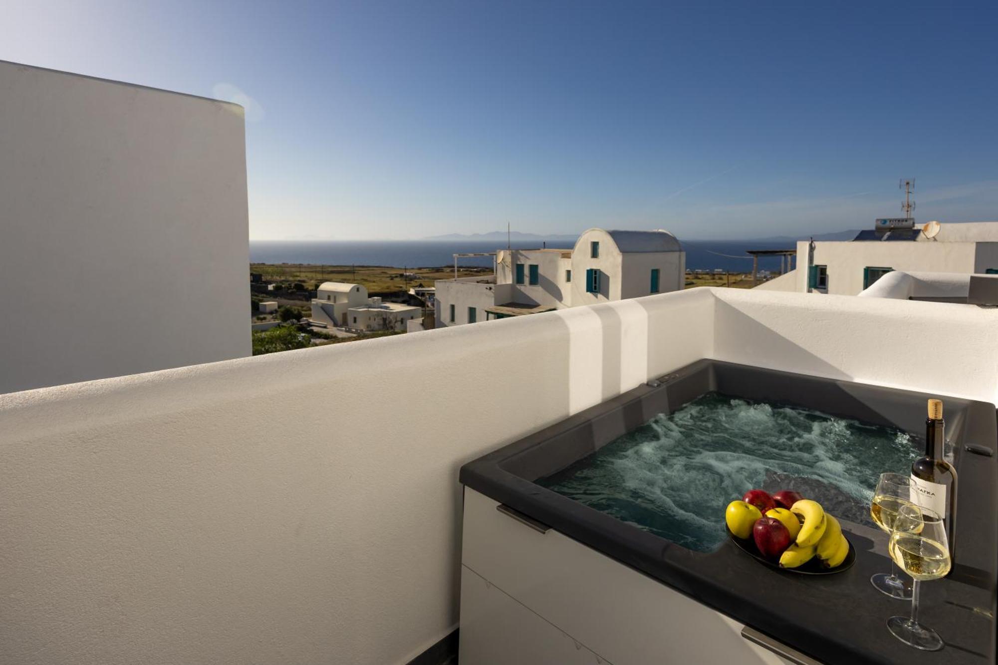 Nastram Suites Oia Pokoj fotografie