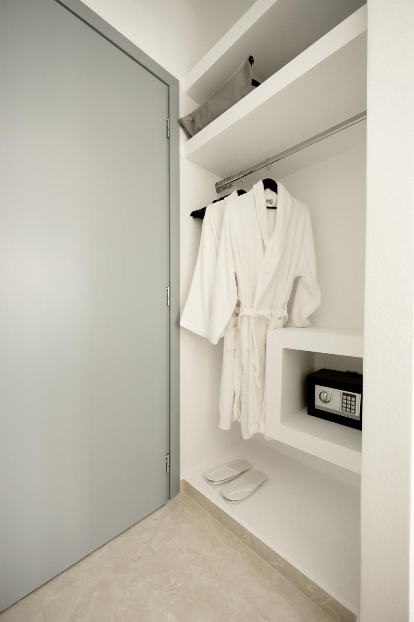 Nastram Suites Oia Pokoj fotografie