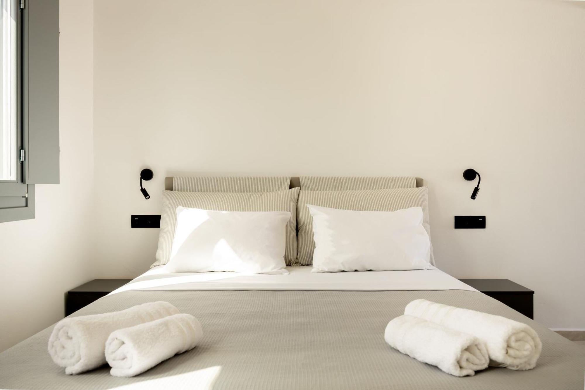Nastram Suites Oia Pokoj fotografie